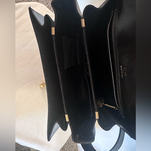 Authentic Celine Paris Black Leather Horse and Carriage Gold Flap Bag with scarf - Picture 8 of 15